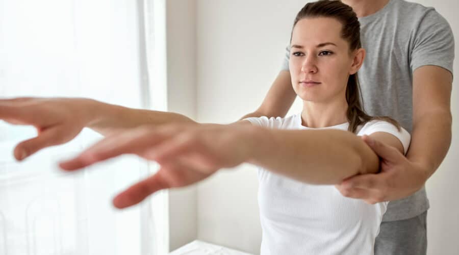 Le test musculaire en kinésiologie : comment votre corps « parle » pour vous ?