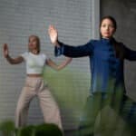 Qi Gong ou Tai Chi : lequel choisir pour débuter ? (Différences et bienfaits).